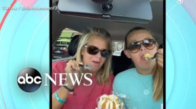 Mom and daughter food critics