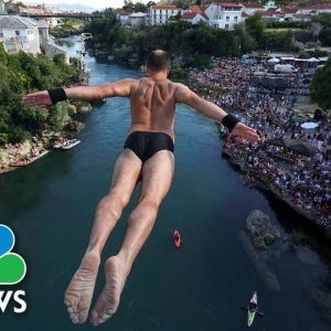 Watch Daredevil Divers Plunge From Mostar's Old Bridge