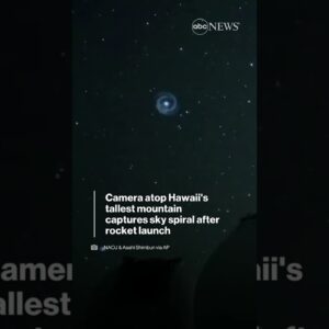 Camera atop Hawaii's tallest mountain captures sky spiral after rocket launch | ABC News