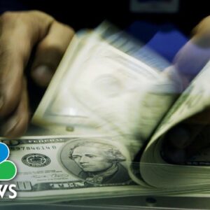 How mixed messages on the economy could impact your wallet