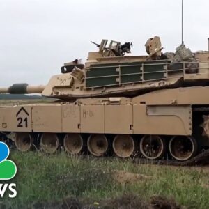 U.S. to send tanks to Ukrainian military amid its corruption scandal