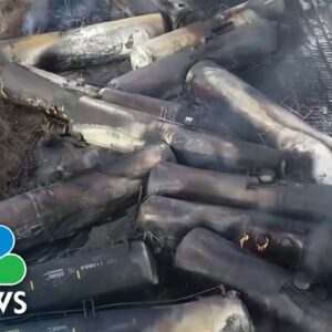 CEO of Norfolk Southern train company meets with Ohio residents