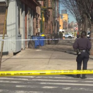 U-Haul hits multiple people during police chase in Brooklyn | ABCNL