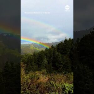 Double rainbow seen in California