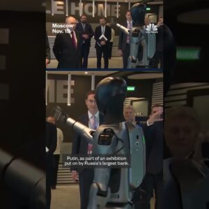 AI-powered humanoid robot dances for Putin in Russia