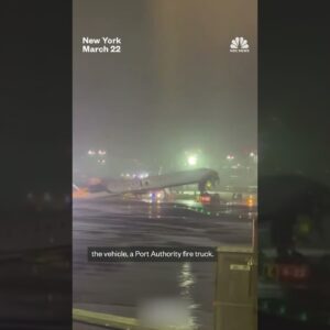 4 injured after plane collides with vehicle at LaGuardia