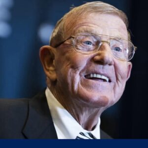 Lou Holtz, legendary Notre Dame college football coach, dies at 89
