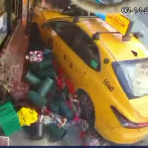 Pedestrians survive dramatic New York City taxi cab crash