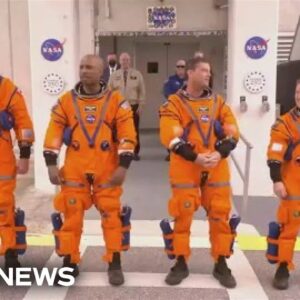 Artemis II crew greets crowds before heading to launch