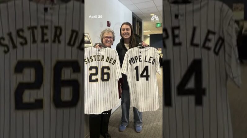 Chicago nun gifts Pope Leo a White Sox jersey