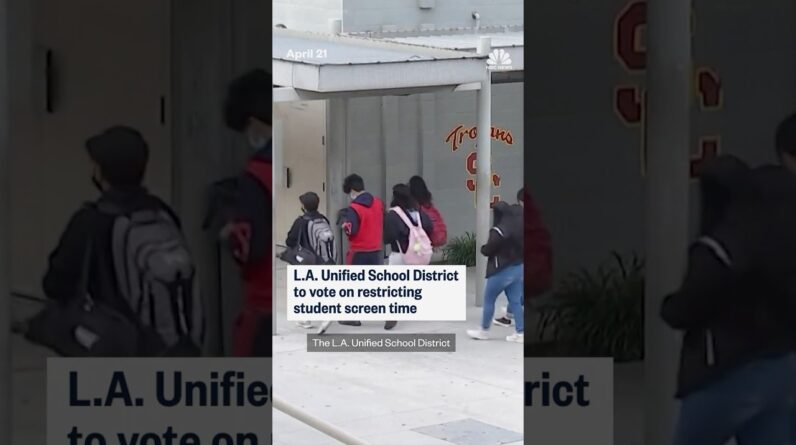 L.A. Unified School District to vote on restricting student screen time