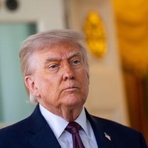 LIVE: Trump participates in 'No Tax on Tips' roundtable | NBC News