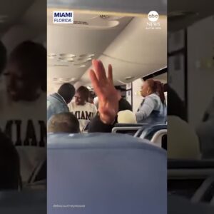 Passenger kicked off flight for refusing to get off phone