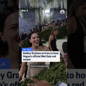 Ashley Graham arrives to host Vogue's official Met Gala red carpet