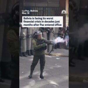 Clashes erupt in Bolivia amid worsening economic crisis
