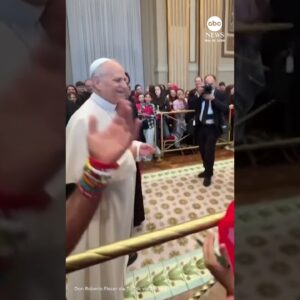 Kids teach Pope Leo viral '6-7' meme at Vatican