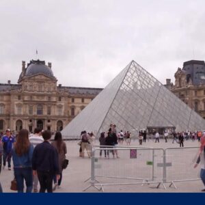Man arrested in Paris for allegedly planning terror attack