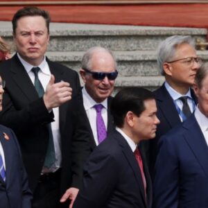 Trump's invite of top CEOs a 'posturing' from the U.S. on making a China deal