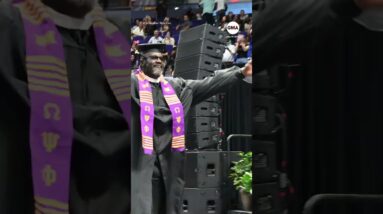 Shaq trolls Charles Barkley on stage