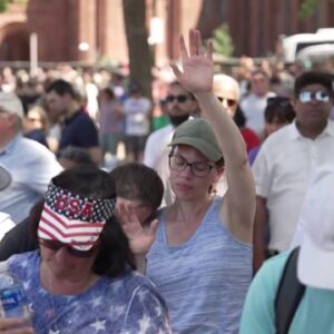 Thousands attend prayer rally in Washington