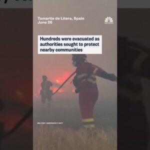 Spanish firefighters battle blazes amid European heatwave
