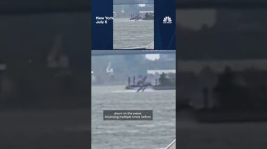 Moments caught inside seaplane landing in East River